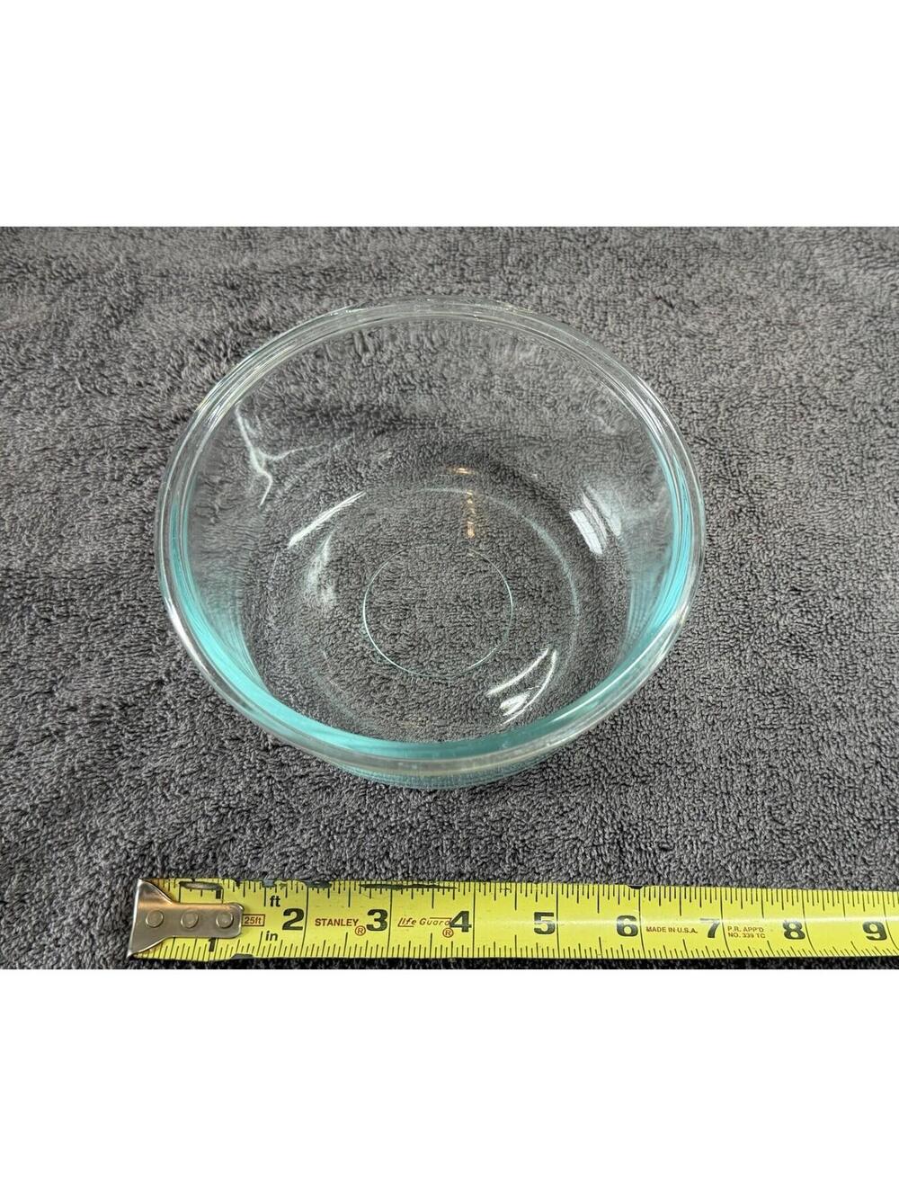Vintage Pyrex 4 Cup Clear Glass Bowl Aqua Tint Mixing Bowl ￼